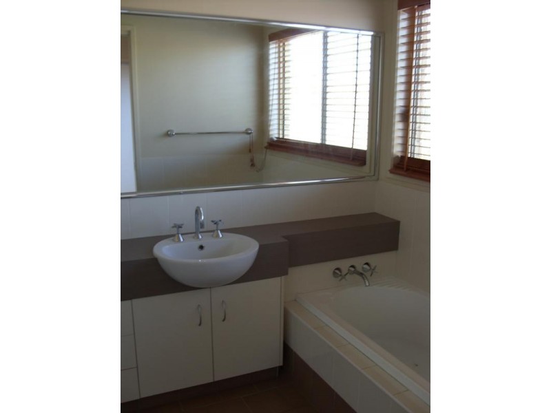 16 Branch Creek Road, Dalby QLD 4405