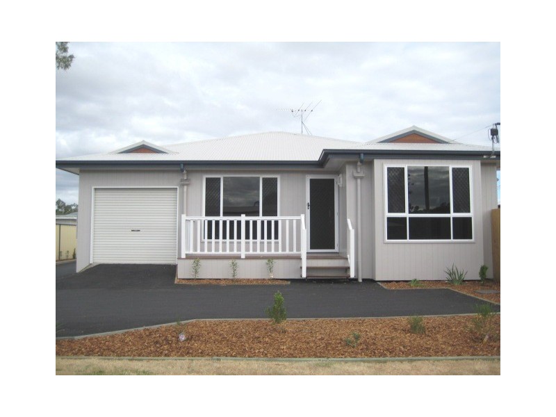 2/19 Homebush Street, Dalby QLD 4405