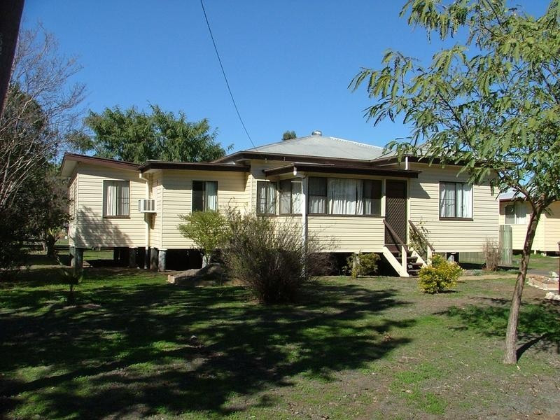 77 Myall St, Dalby QLD 4405