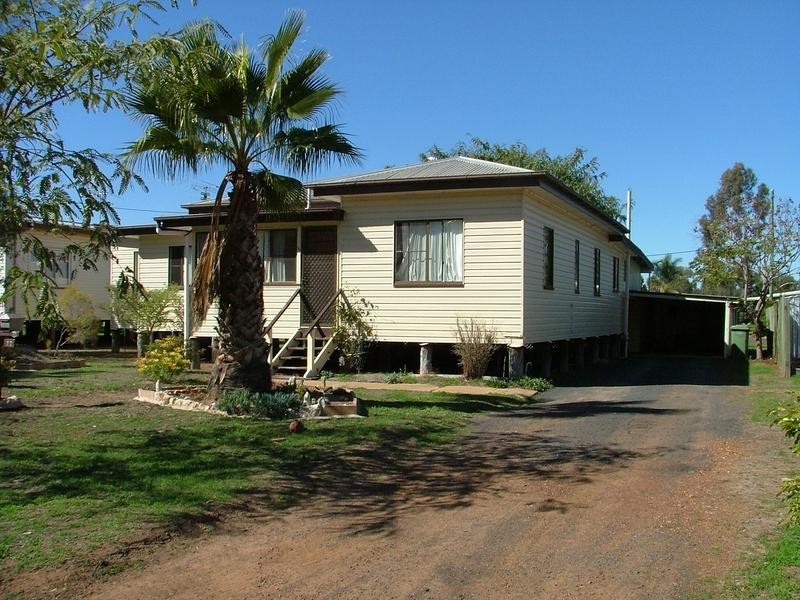 77 Myall St, Dalby QLD 4405