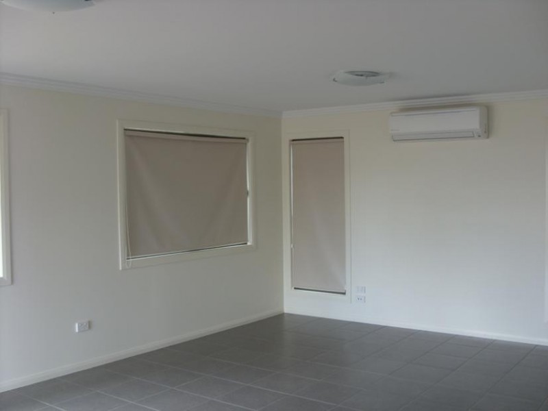 2/8 Jimbour St, Dalby QLD 4405