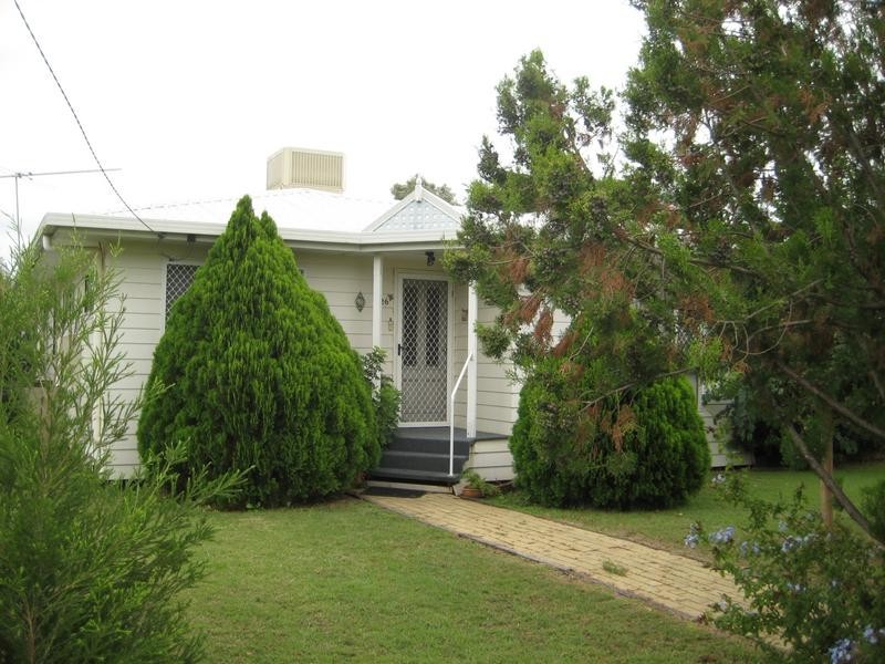 26 College Cr, Dalby QLD 4405