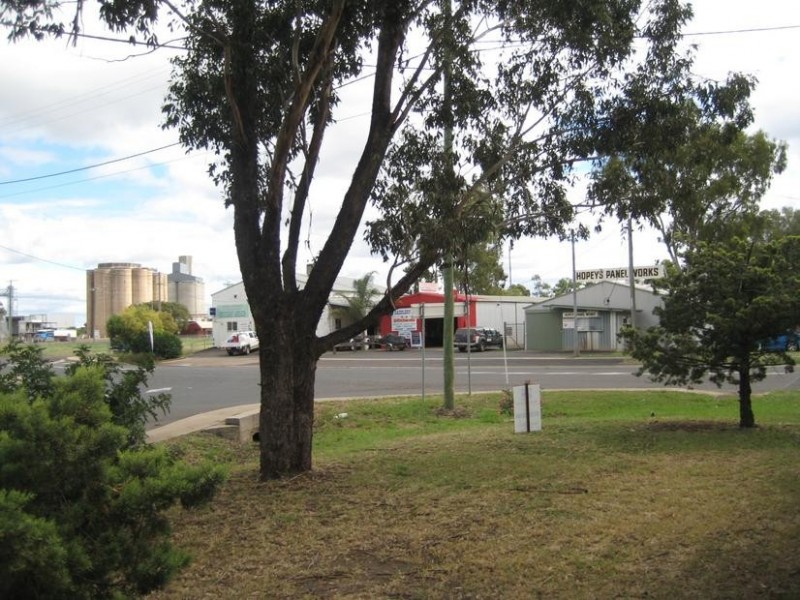 1 Rochedale Street, Dalby QLD 4405