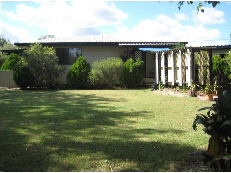 216 Oakwood Street South, Dalby QLD 4405