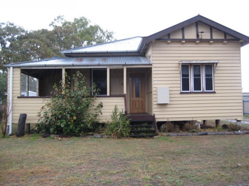 10 Bessie Street, Dalby QLD 4405
