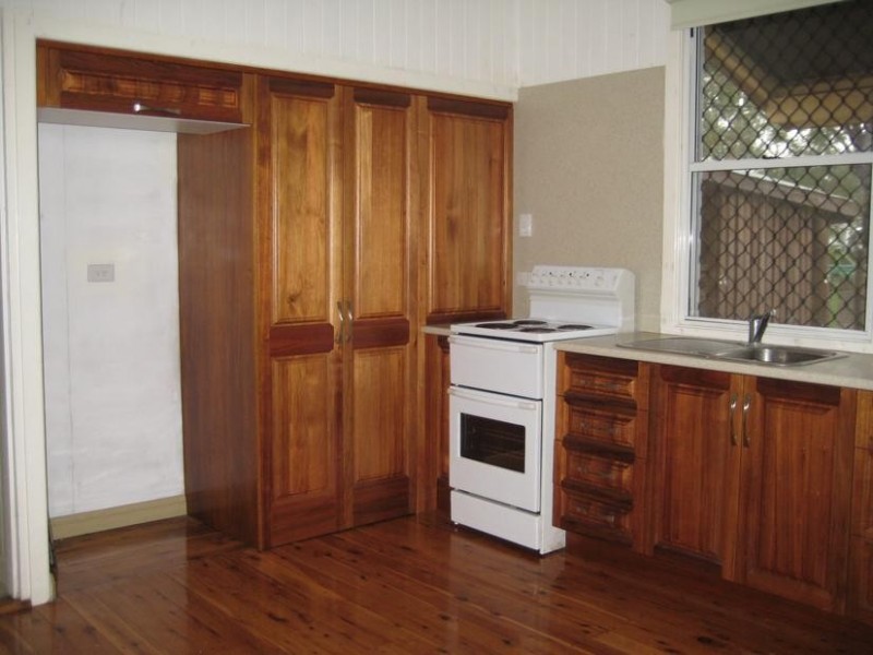 10 Bessie Street, Dalby QLD 4405