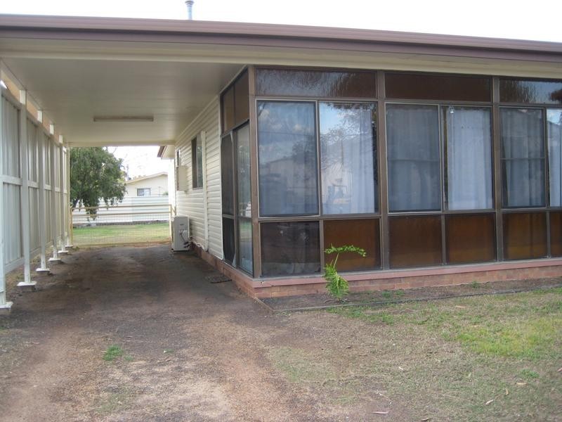 3 Lindsay Street, Dalby QLD 4405