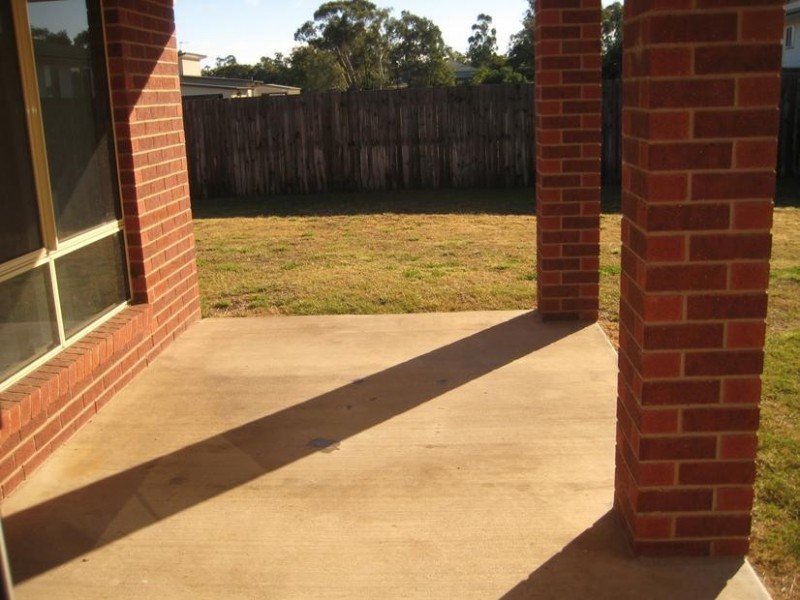 25 Glen Eagles Drive, Dalby QLD 4405
