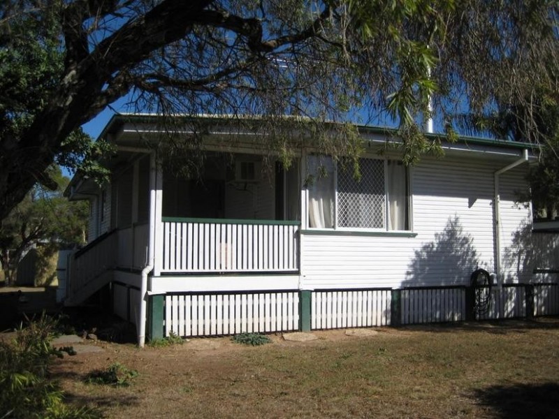 8 Jessop Street, Dalby QLD 4405