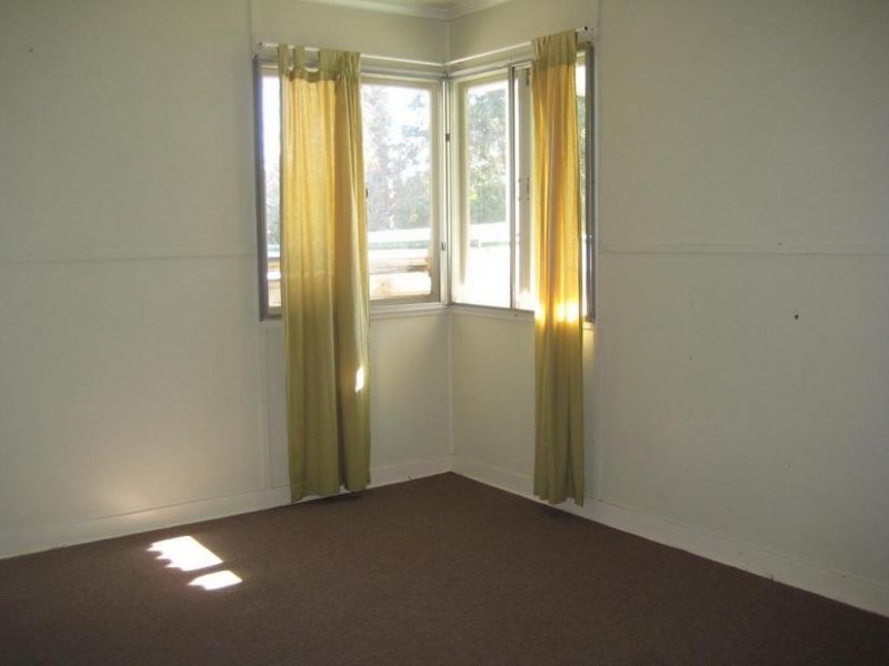 8 Jessop Street, Dalby QLD 4405