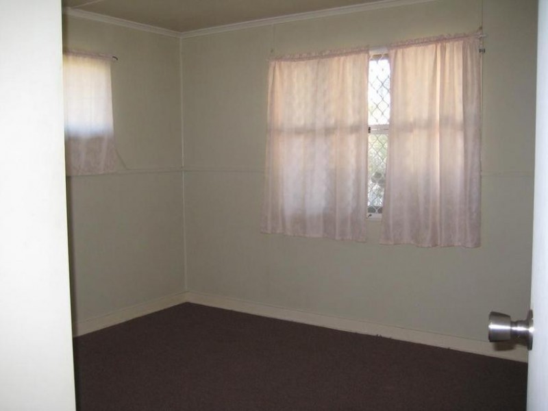 8 Jessop Street, Dalby QLD 4405