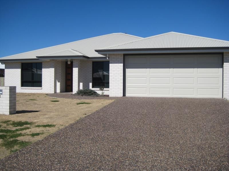 52 Diggers Drive, Dalby QLD 4405
