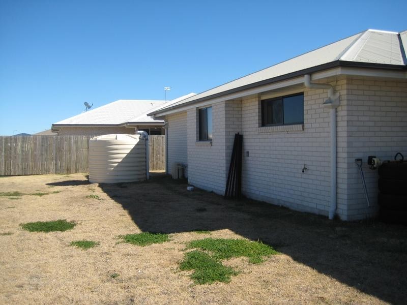 52 Diggers Drive, Dalby QLD 4405