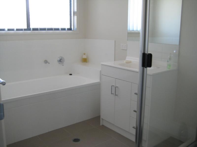 52 Diggers Drive, Dalby QLD 4405