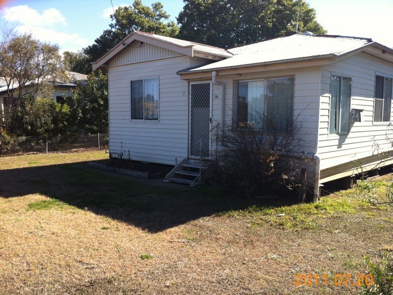 36 Charles Street, Dalby QLD 4405