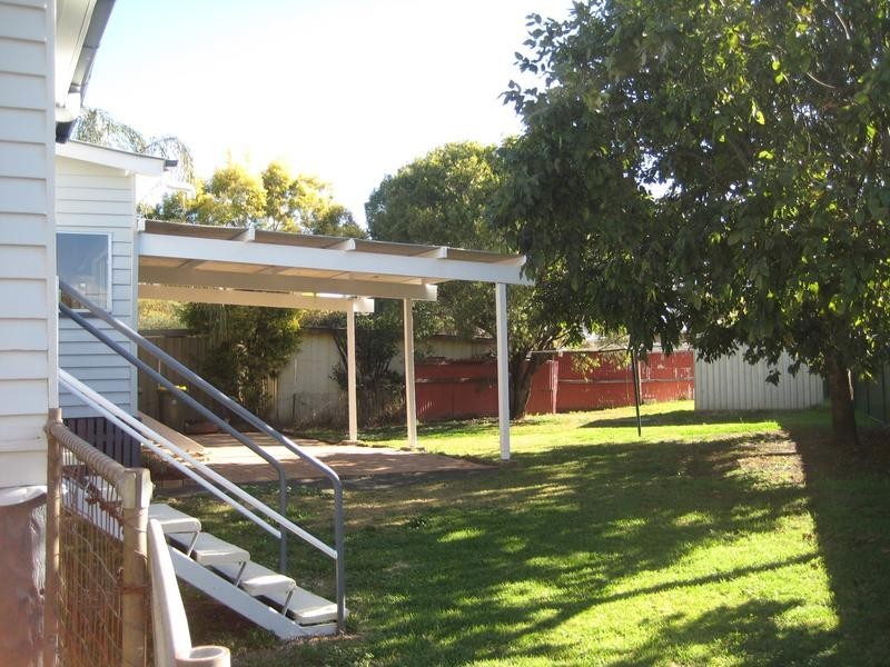 32 Skelton Street, Dalby QLD 4405
