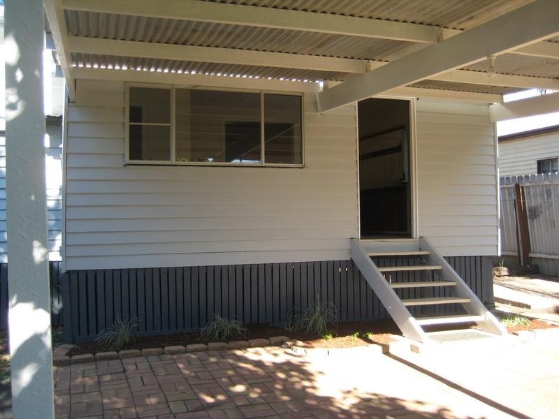32 Skelton Street, Dalby QLD 4405