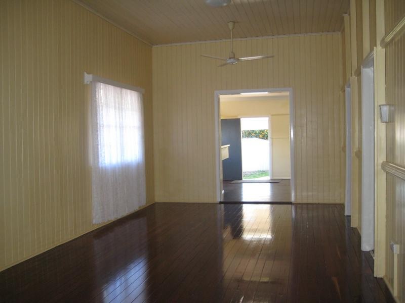 32 Skelton Street, Dalby QLD 4405