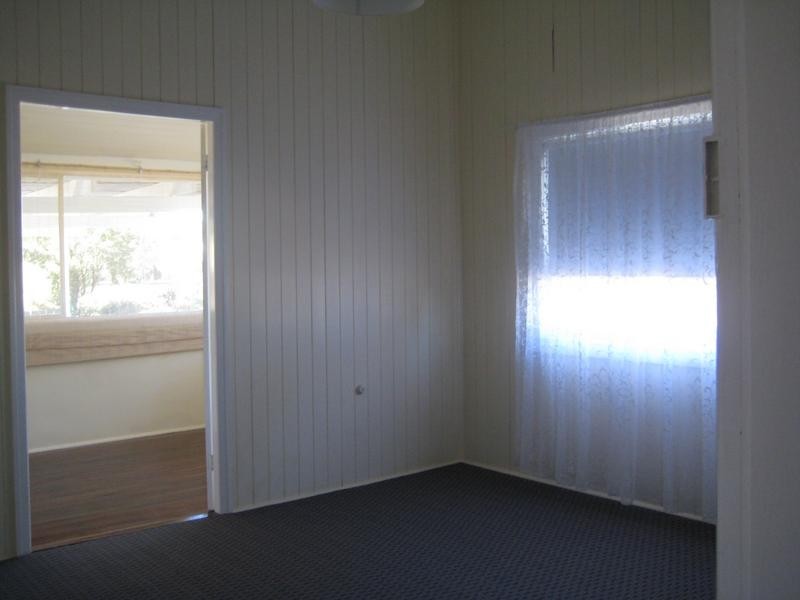 32 Skelton Street, Dalby QLD 4405