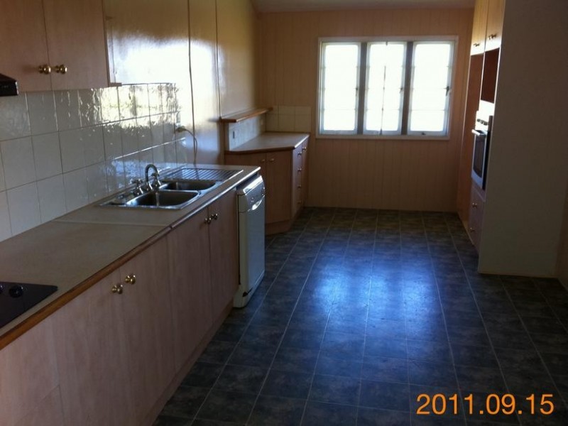 176 Sandalwood Ave, Dalby QLD 4405