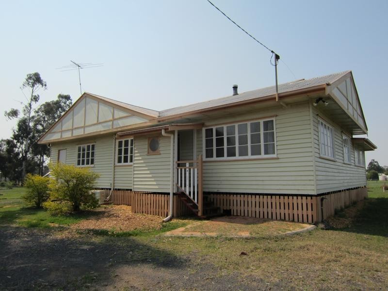 62 Owen Street East, Dalby QLD 4405