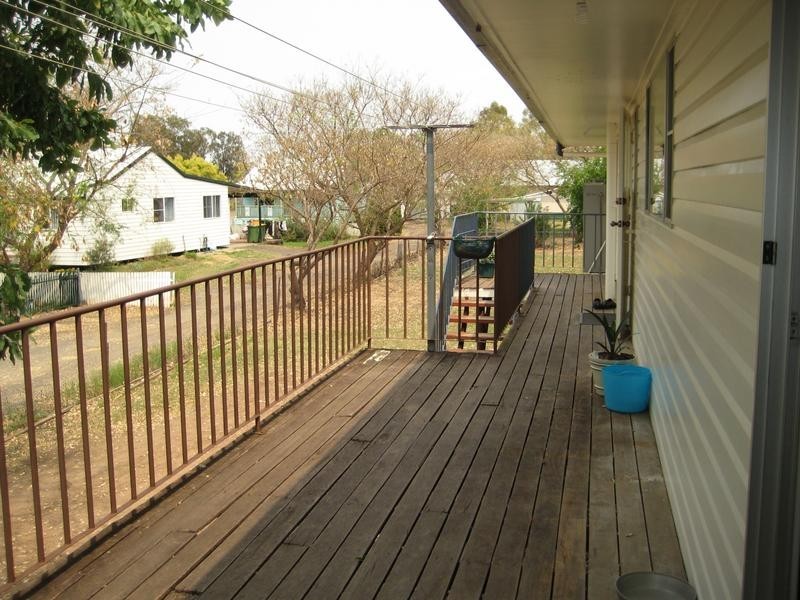 68 Bunya Street, Dalby QLD 4405