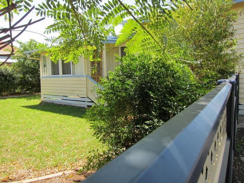 8 Ellen Street, Dalby QLD 4405
