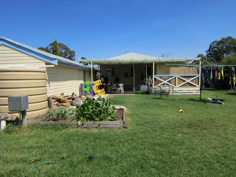 8 Ellen Street, Dalby QLD 4405