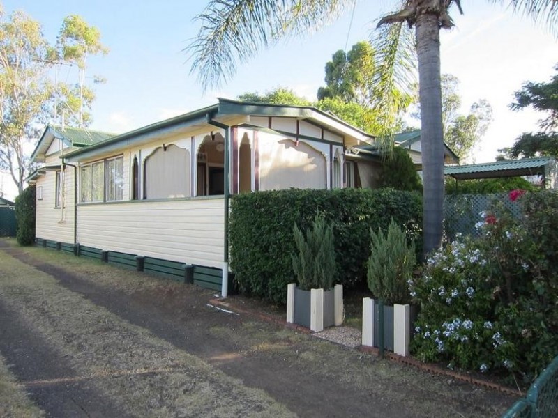 5 Wooburn Street, Dalby QLD 4405