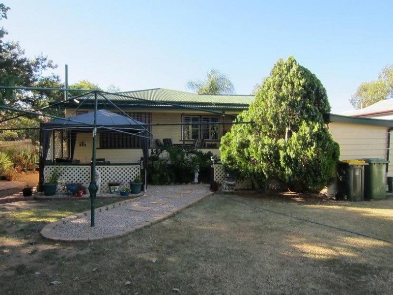 5 Wooburn Street, Dalby QLD 4405