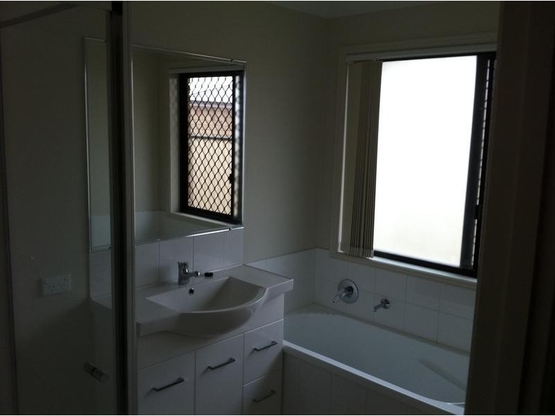 5 Pine Street, Dalby QLD 4405