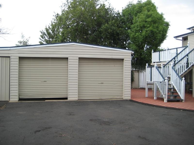 100 Edward Street, Dalby QLD 4405