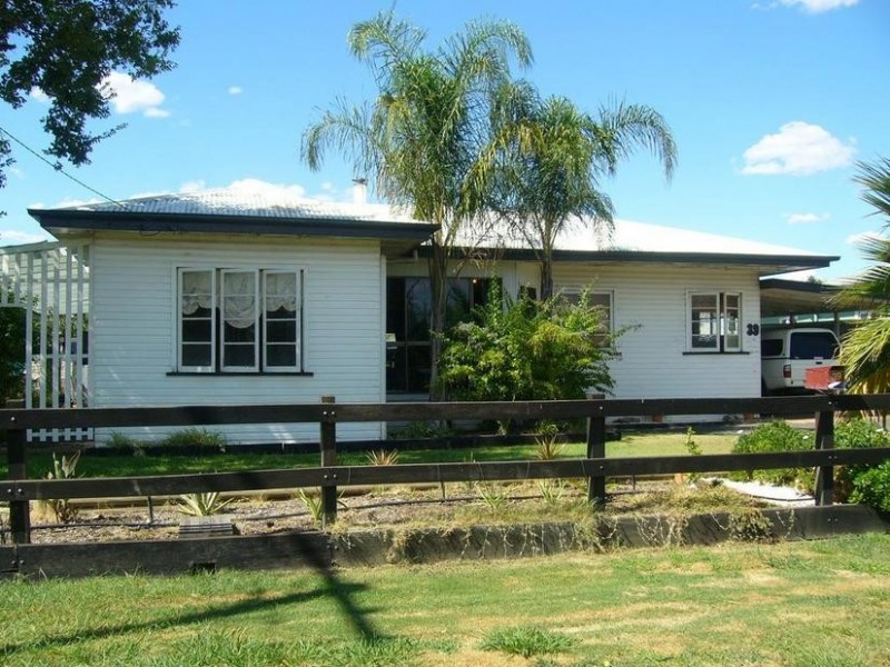 39 Palmer Street, Dalby QLD 4405