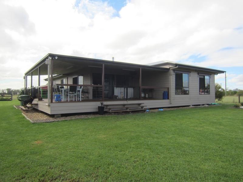 52 Southern Cross Drive, Dalby QLD 4405