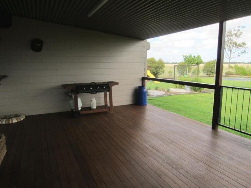 52 Southern Cross Drive, Dalby QLD 4405