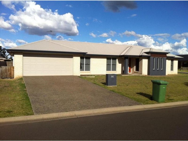 2a St Andrews Chase, Dalby QLD 4405