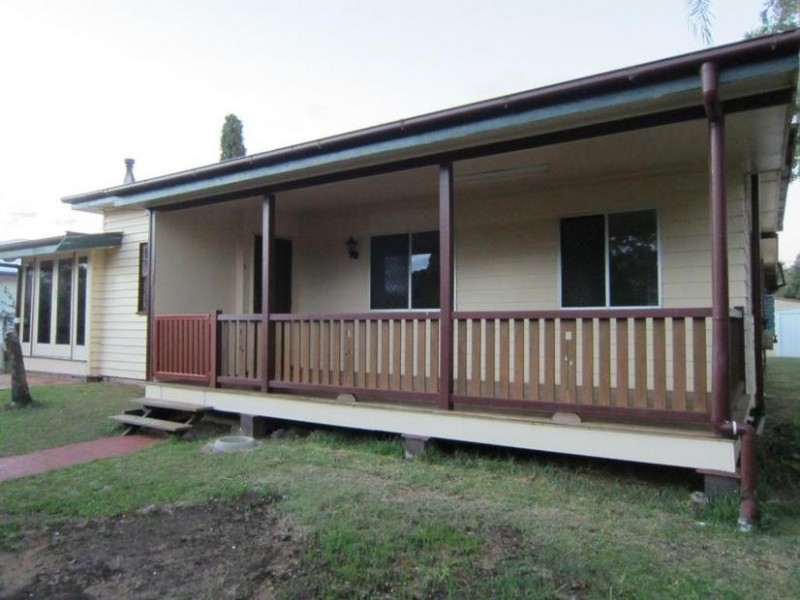 39 Edward Street, Dalby QLD 4405