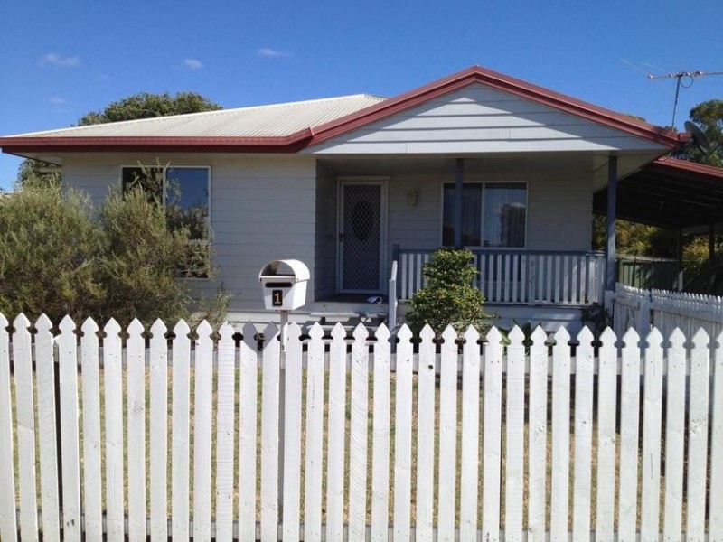 1 Wills Place, Dalby QLD 4405