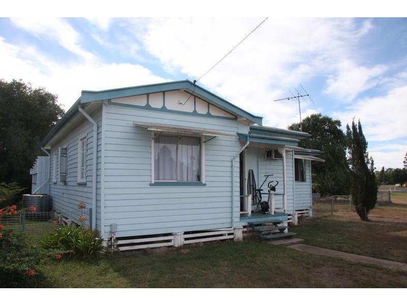 1 Blaxland Road, Dalby QLD 4405