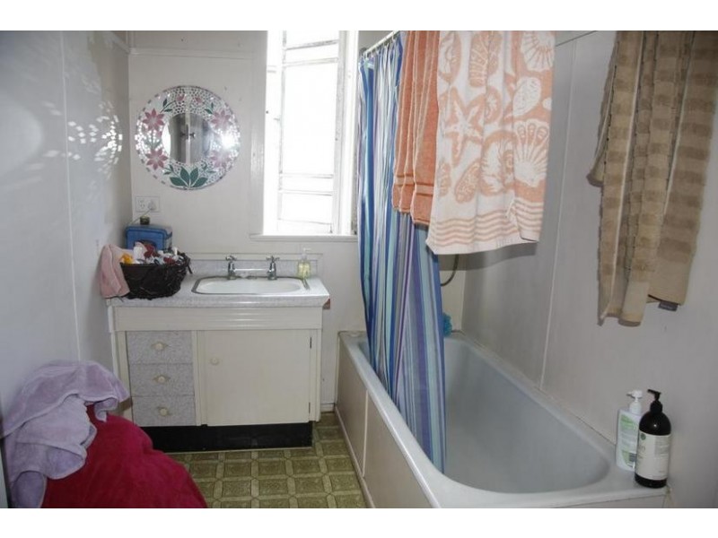 1 Blaxland Road, Dalby QLD 4405