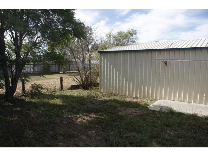 1 Blaxland Road, Dalby QLD 4405