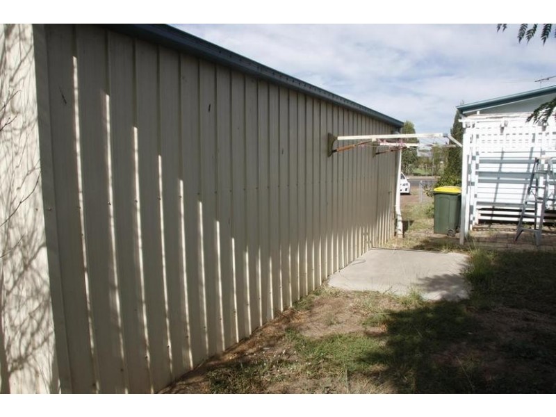 1 Blaxland Road, Dalby QLD 4405