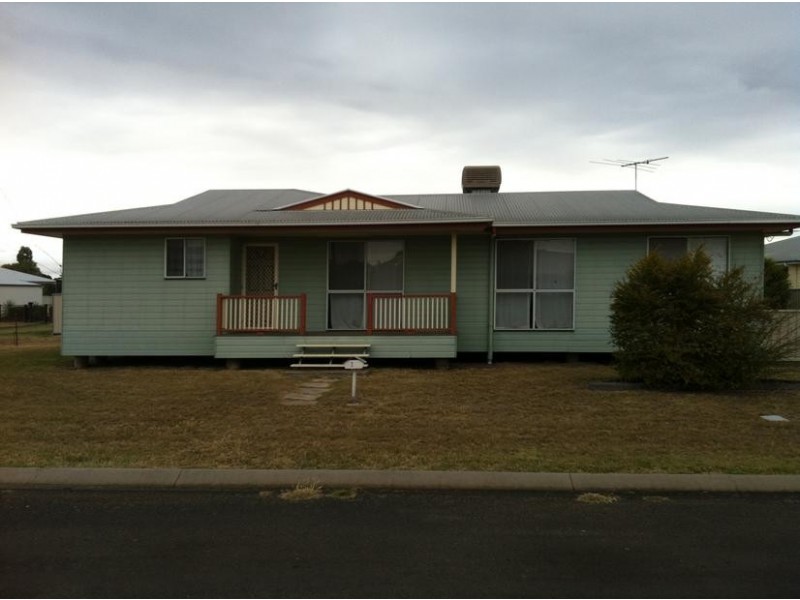 1 Oxley Place, Dalby QLD 4405