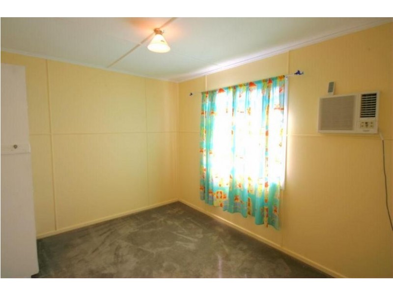 4 Pratten Street, Dalby QLD 4405