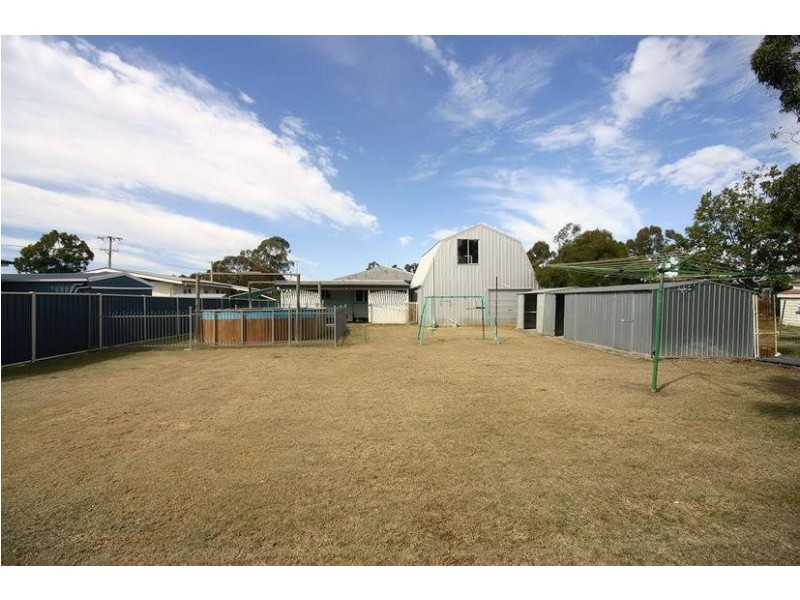 4 Pratten Street, Dalby QLD 4405