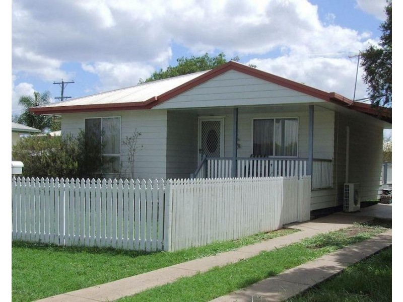 1 Wills Place, Dalby QLD 4405