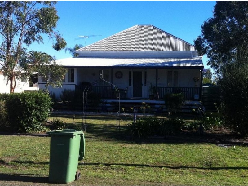 12 Carlow Drive, Dalby QLD 4405