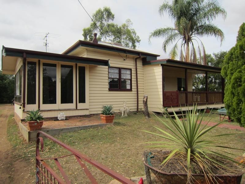 39 Edward Street, Dalby QLD 4405