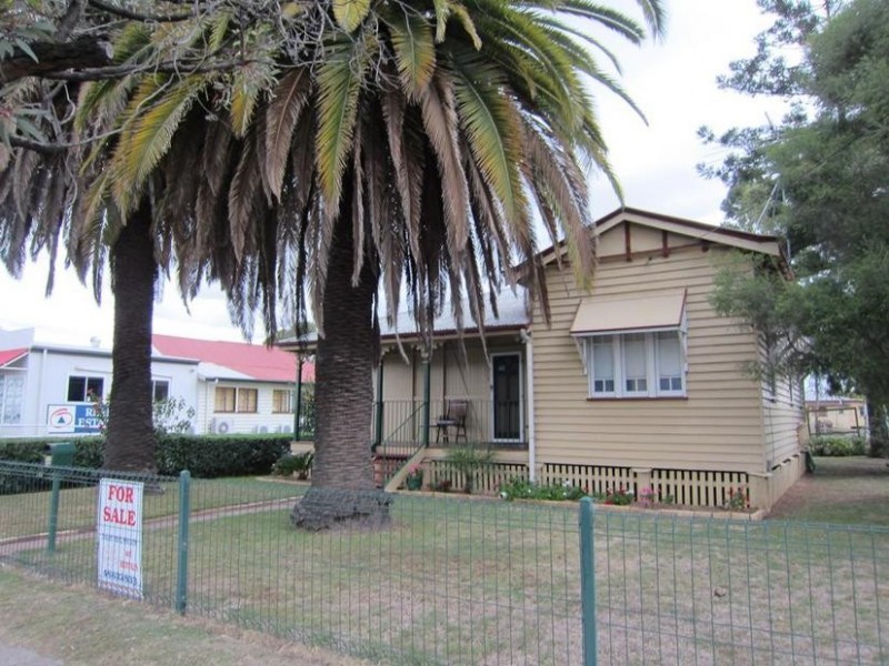 74 Drayton Street, Dalby QLD 4405