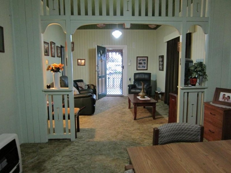 74 Drayton Street, Dalby QLD 4405